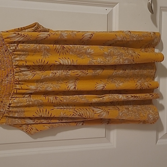 3/$27 Lily Morgan summer tank - Picture 3 of 5